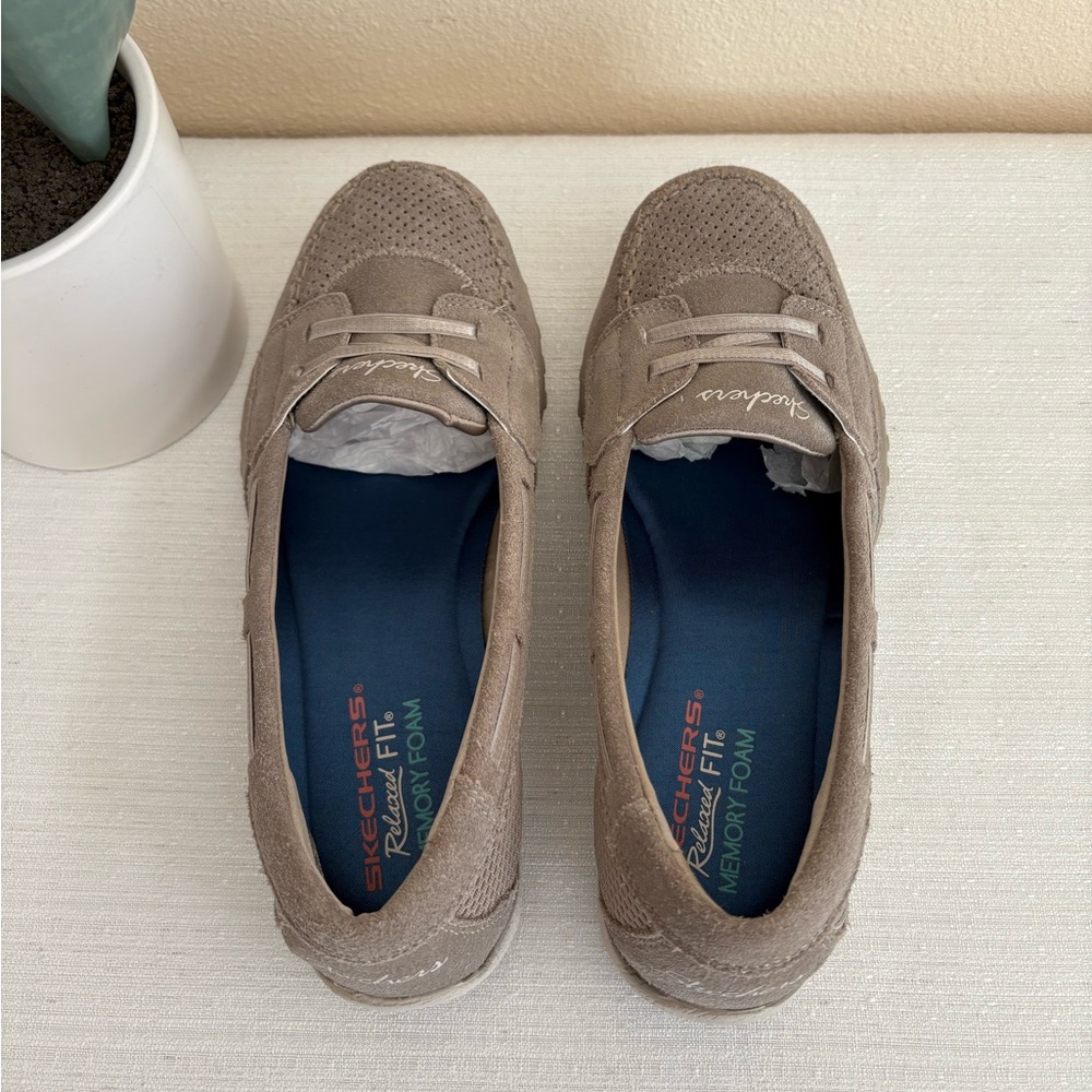 New Skechers Relaxed Fit Taupe Suede/Mesh Casual Sneakers Women’s 7.5 - Picture 9 of 12